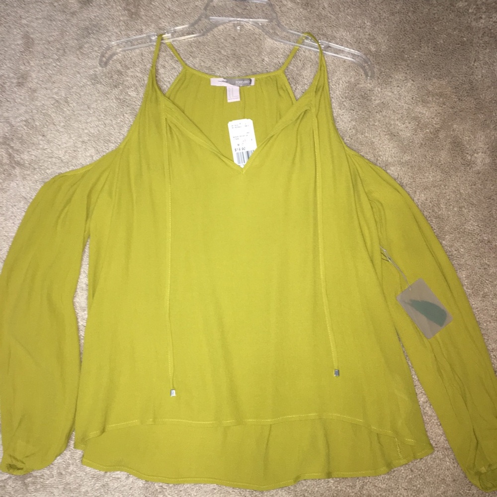 Shoulder cut out blouse